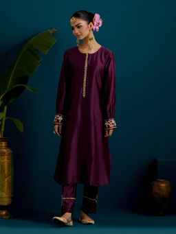 Anantaa by Roohi Trehan - Purple Round Hem Kurta Back Motif with Pant (Set of 2)
