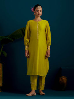 Anantaa by Roohi Trehan - Lime Yellow Round Hem Kurta Back Motif with Pant (Set of 2)