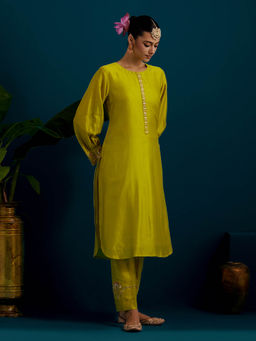 Anantaa by Roohi Trehan - Lime Yellow Round Hem Kurta With Back Motif