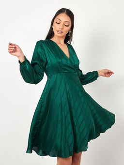 Styli - Green Long Sleeves V Neck Shiny Striped Knee Length Dress