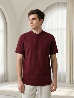 KUONS AVENUE - Men Maroon Mandarin Collar Short Kurta