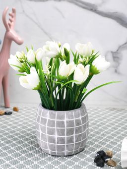 Tayhaa - Grey Bunch of Realistic Charm Shaded Tulip with Ceramic Pot