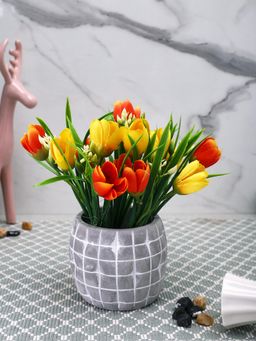 Tayhaa - Grey Bunch of Realistic Charm Shaded Tulip with Ceramic Pot