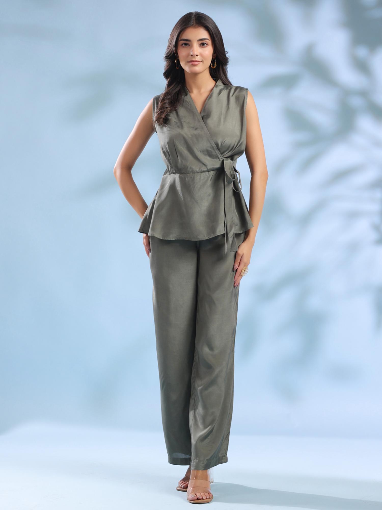 Grey Solid V-Neck Polyester Co-Ord Set for Women-image-4