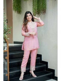 FAST FASHIONS - Women Pink Silk Blend Embroidered Kurta with Pant