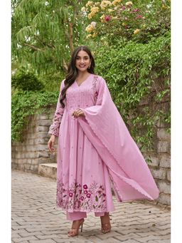 FAST FASHIONS - Women Pink Chanderi Silk Embroidered Kurta with Pant