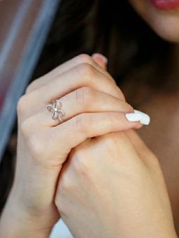 Silberry - 925 Sterling Silver White Blossom Ring