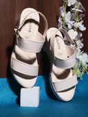Beige color option, Currently selected