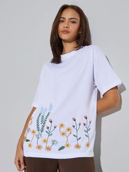 Styli - Women White Floral Embroidered Crew Neck Oversized T-Shirt