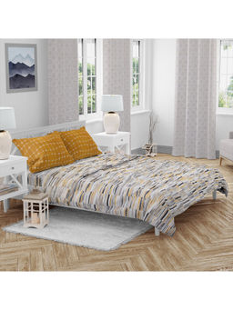 HomeTown - Emilia 100 Percent Cotton Double Queen Size 4 Piece Bedding Set in Multicolor Colour