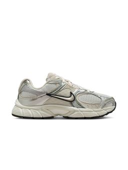 Nike - Women V5 RNR Sneakers