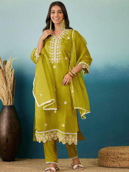 KVS FAB - Embroidered Green Silk Blend Kurta With Pant & Dupatta (Set of 3)