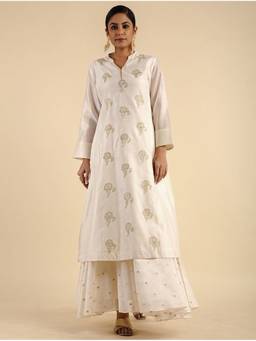 SMRITI GUPTA - Off White Hand Embroidered Kurta