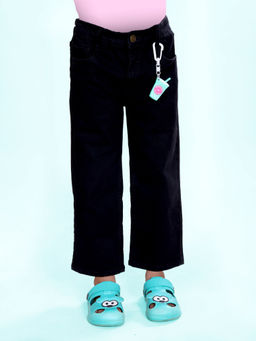 KiddoPanti - Girls Black Straight Fit Jeans with Keychain