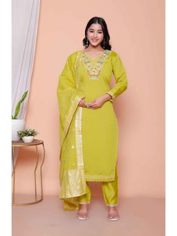 Miravan - Green Embroidery Straight Kurta with Pant and Dupatta