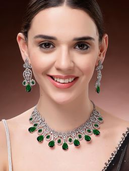 Karatcart - Women Royal Design Green American Diamond Jewellery Set