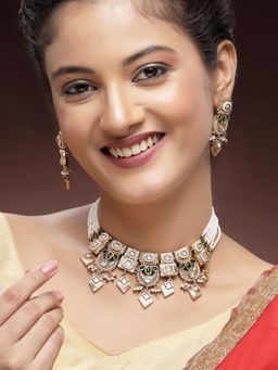 Karatcart - Women Elegant Gold-Plated Green Kundan and Pearl Jewellery Set