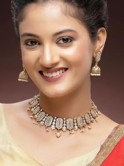 Karatcart - Women Elegant Gold-Plated White Kundan Jewellery Set