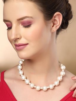 Karatcart - Women Round Pearl Classic Necklace