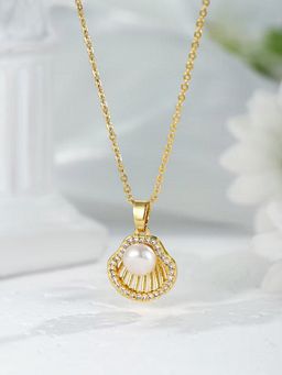 Karatcart - Women Delicate Seashell Inspired Gold Pearl Pendant Necklace