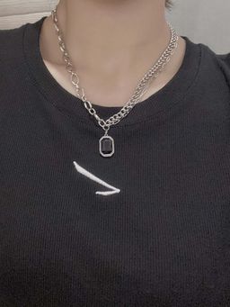 Salty Alpha - Men Black Chic Necklace