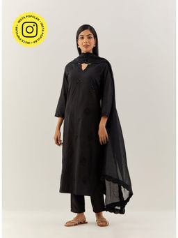 Ikshita Choudhary - Black Kurta (Set of 3)