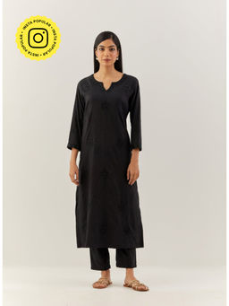 Ikshita Choudhary - Black Kurta (Set of 2)