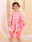 Red color option, Sold out, Currently selected