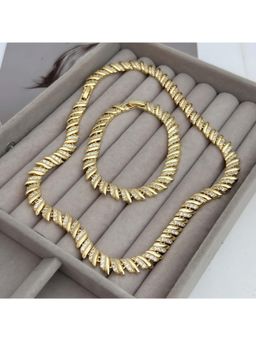 Amorenmore - Aurelia Radiance Twisted Zircon Gold Plated Necklace And Bracelet Set