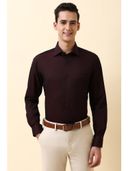 Maroon color option, Currently selected
