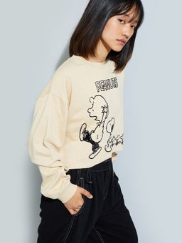 max - Beige URB_N Women Snoopy Printed Cropped Sweatshirt