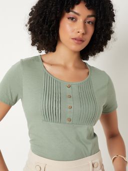 max - Green Women Pintuck Yoke Top