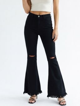 Outzidr - Black Flared Denim With Knee Distress