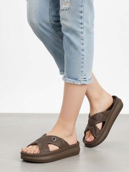 NoStrain - Women Brown Waterproof Cross Strap Sandals