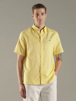 Tommy Hilfiger - Solid Regular Fit Cotton Yellow Casual Shirt