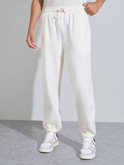 Styli - Men Cream Solid Drawstring-Waist Relaxed Regular Cotton Joggers