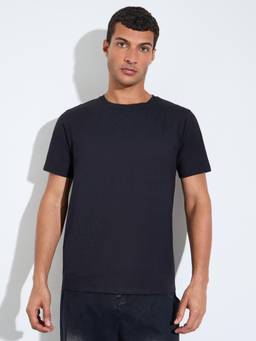 Styli - Men Black Regular Fit Crew-Neck Mercerized Solid Stretch T-Shirt
