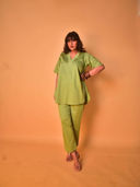 Green color option, Sold out, Currently selected
