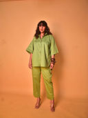 Green color option, Sold out, Currently selected