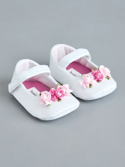 Whistle and Hops - Hopscotch Floral Applique Booties White