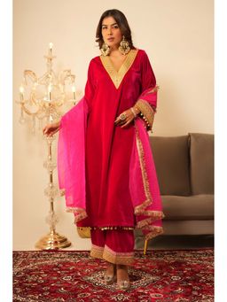 KURTISM - Pink Lace Work Velvet Kurta with Palazzo and Dupatta (Set of 3)