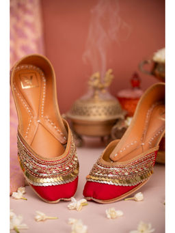 House of Vian - Zarina Embroidered Juttis