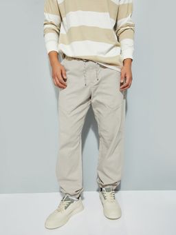 max - Off White Urbn Solid Relaxed Fit Joggers