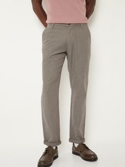 max - Beige Solid Slim Fit Trousers