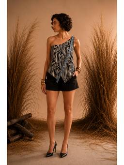 ASHNA VASWANI - Black Top