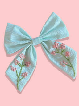 Ambar - Pansy Bow Alligator Pin