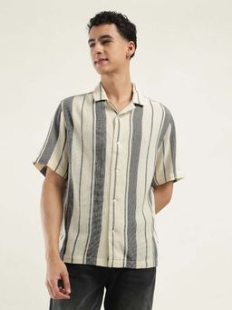 Levi's - Men's Striped Spread Collar Shirt