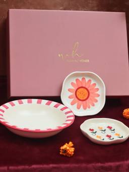 WEAVING HOMES - The Floral Luxe Gift Hamper