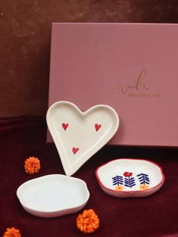 WEAVING HOMES - The Forever Love Luxe Gift Hamper