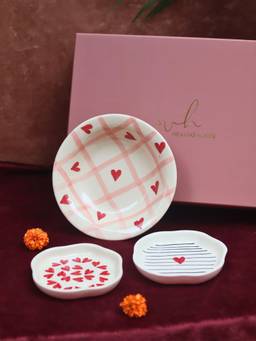 WEAVING HOMES - The Heartwarming Luxe Gift Hamper